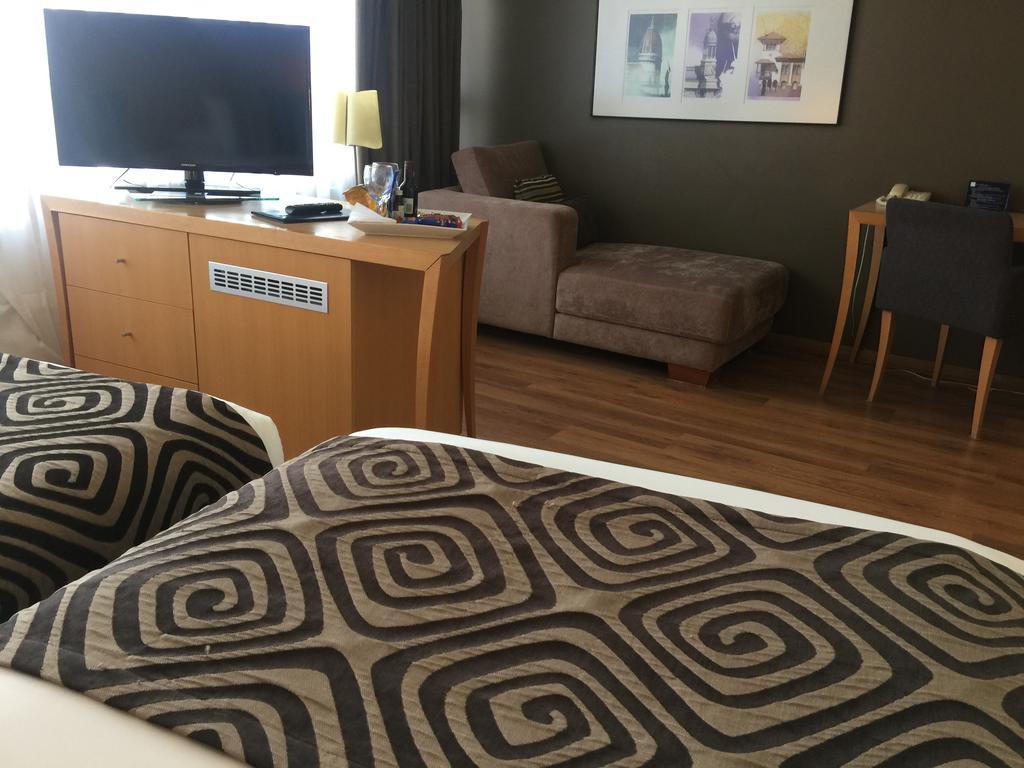 Tryp Montevideo Hotel Екстериор снимка