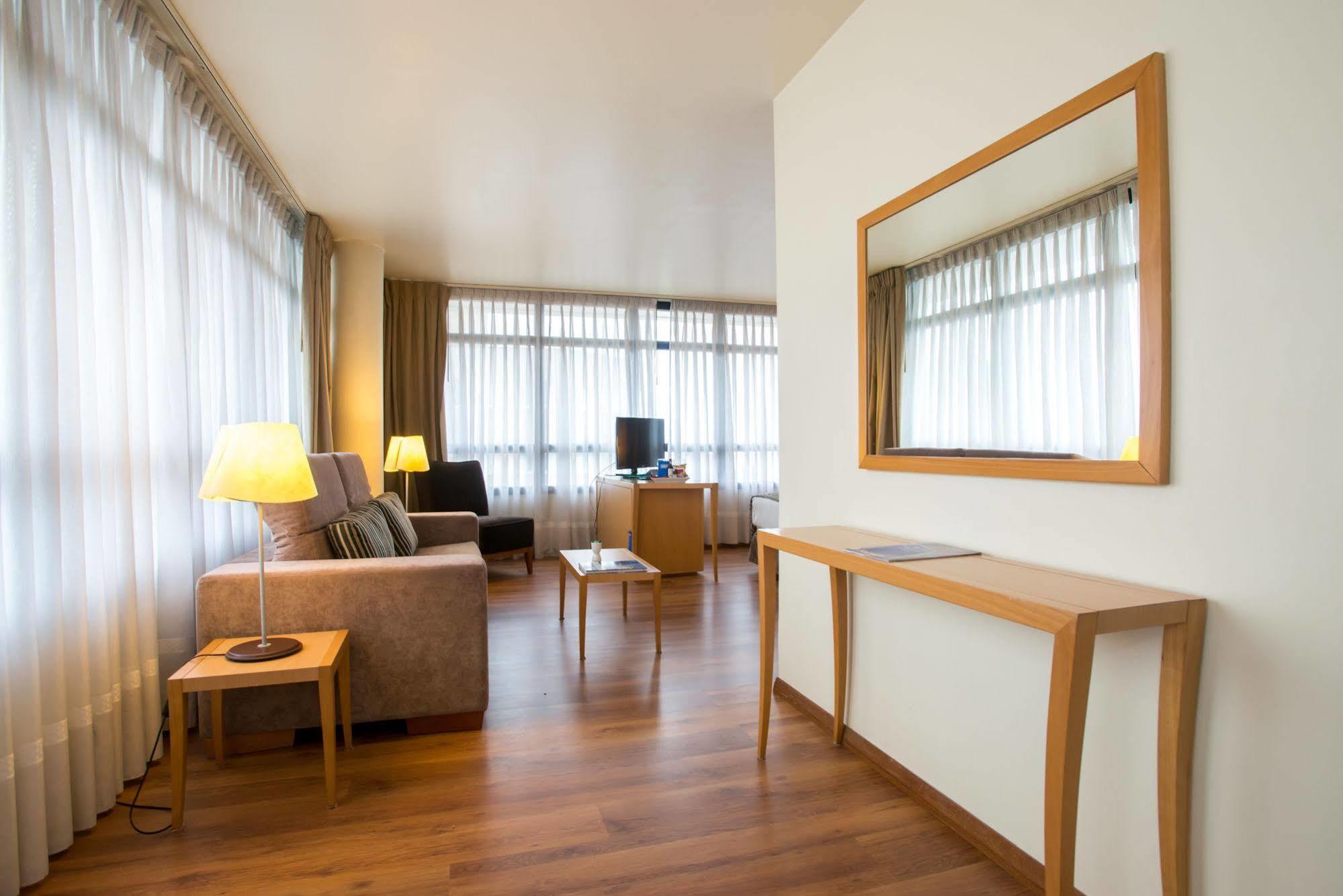 Tryp Montevideo Hotel Екстериор снимка