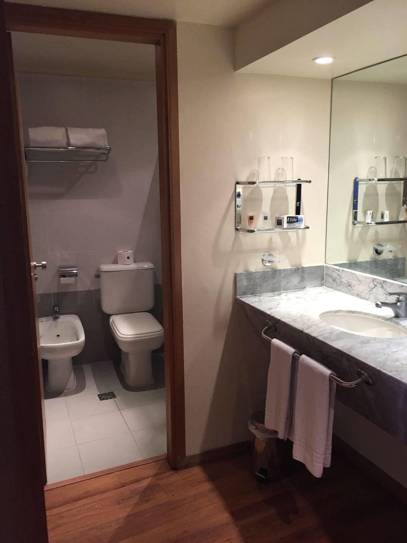 Tryp Montevideo Hotel Екстериор снимка