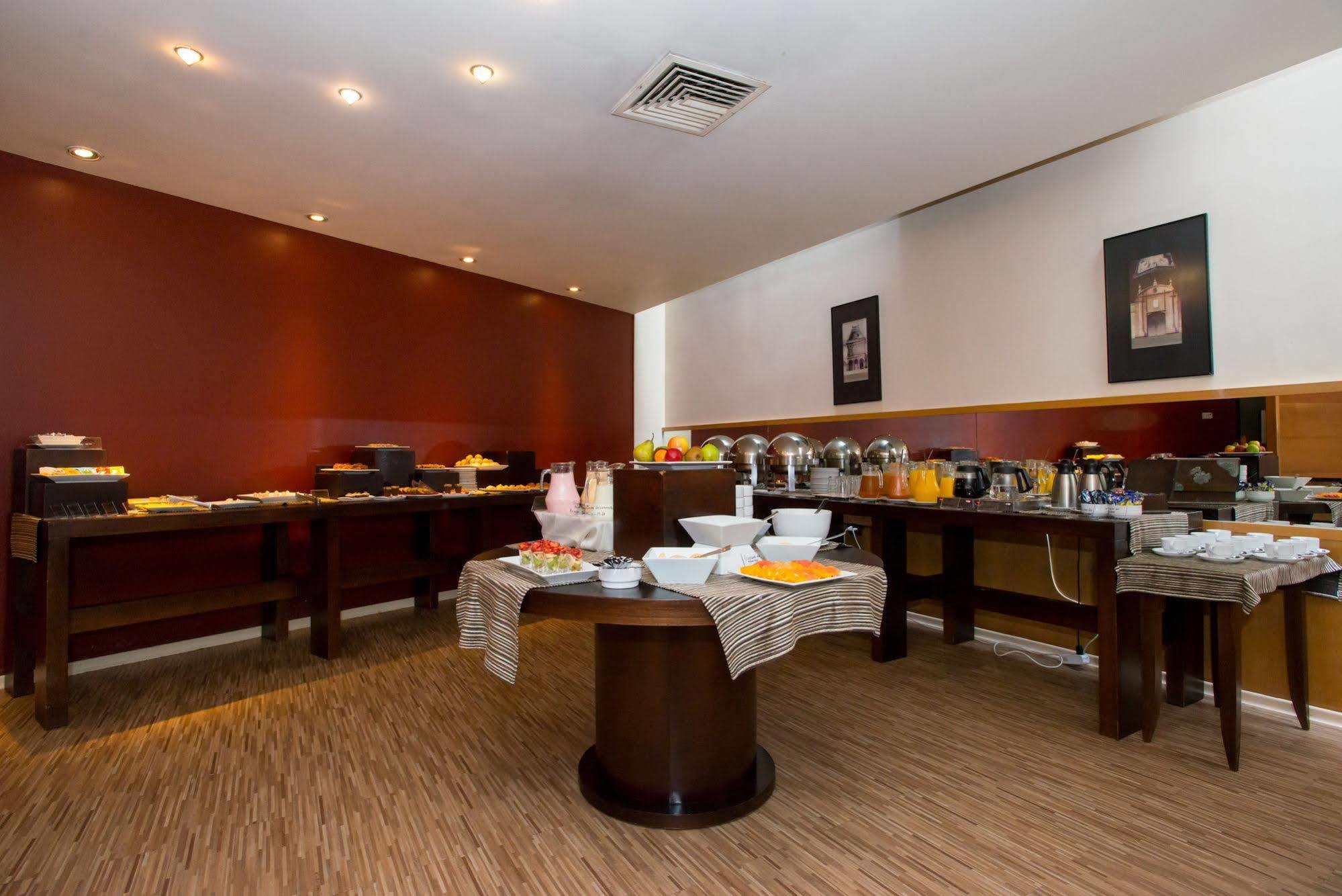 Tryp Montevideo Hotel Екстериор снимка