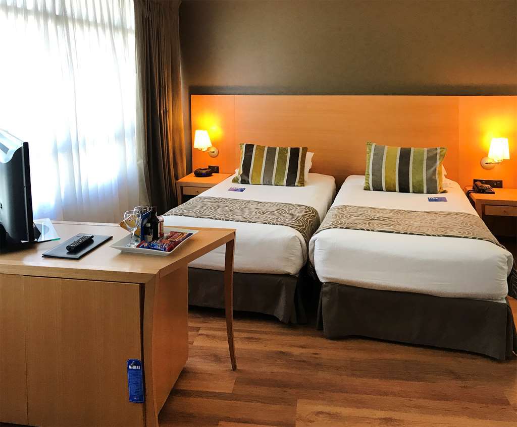 Tryp Montevideo Hotel Стая снимка